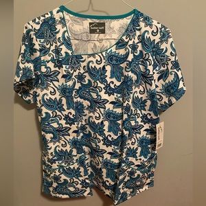 New Butter-soft XL Scrub Top Paisley White Blue